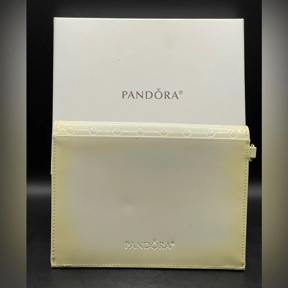 Pandora 'Filled with Love' NIB Ivory Envelope Clutch - Picture 4 of 4